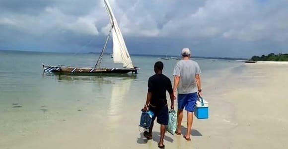 Njau Island snorkelling, lunch and drinks
